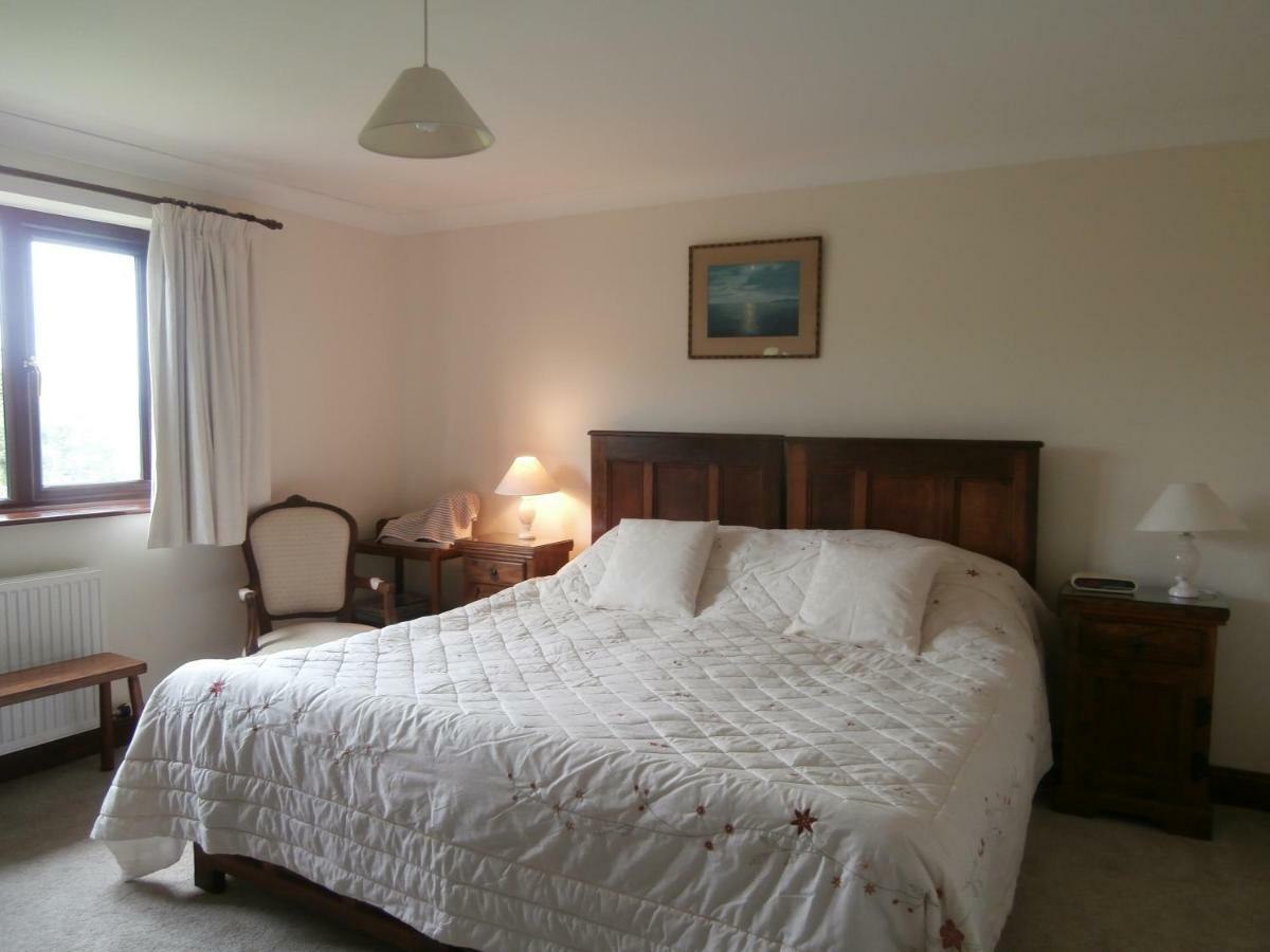 Highfield Bed & Breakfast เฮย์-ออน-วาย ภายนอก รูปภาพ