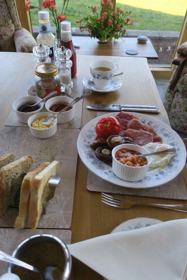 Highfield Bed & Breakfast เฮย์-ออน-วาย ภายนอก รูปภาพ